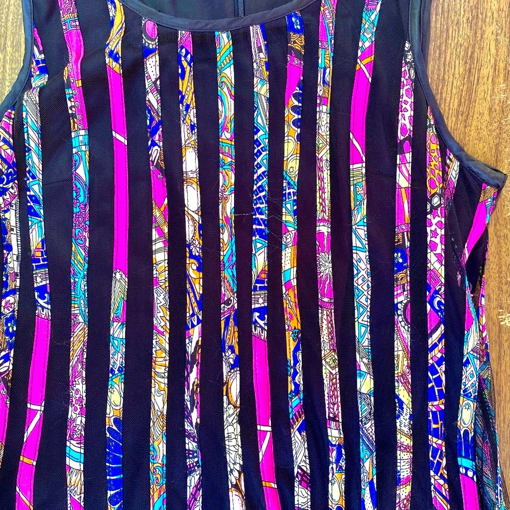 The Pyramid Collection Vibrant Stripped Dress Size Small 6/8
